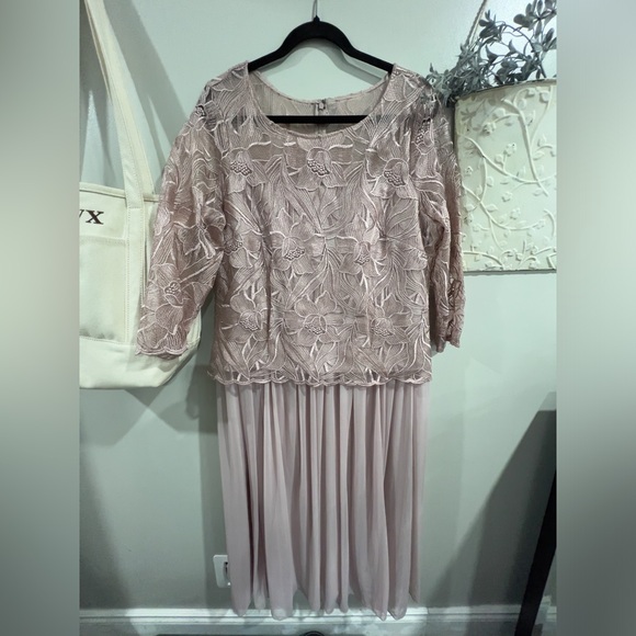 Alex Evenings Dresses & Skirts - Pink Mauve Lace Flowy Evening Wedding Event Dress 16